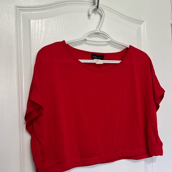 Red crop top - Picture 2 of 3